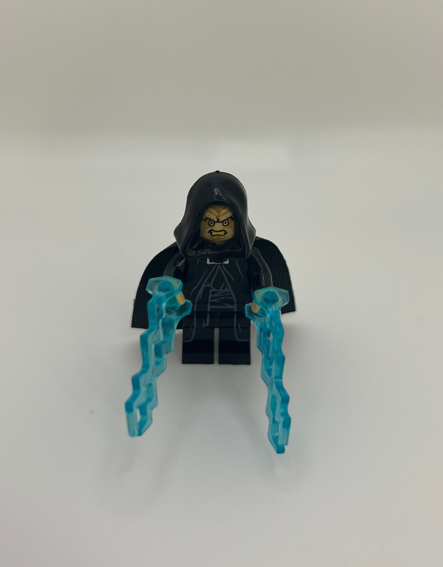 Emperor Palpatine Minifigure β Cape, Hood & Force Lightning Included β Sith Lord