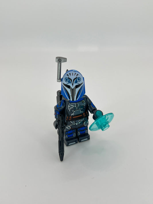 Lady Bo-Katan Minifigure – 2 Blasters, Shield & Jetpack – Mandalorian Leader