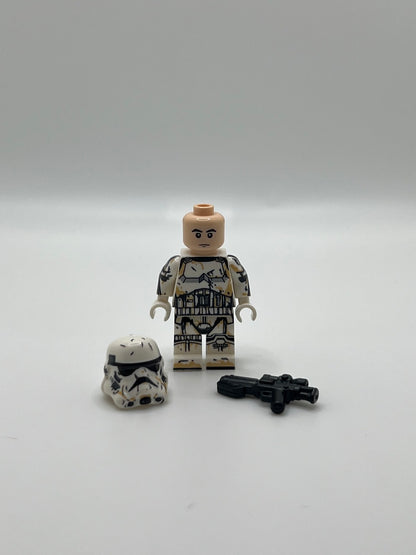 Remnant Stormtrooper Minifigure – Weathered Imperial Armor – Star Wars Mandalorian Inspired