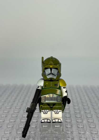 Star Wars Clone Commander Doom Trooper Minifigure With Weapons & Accessories