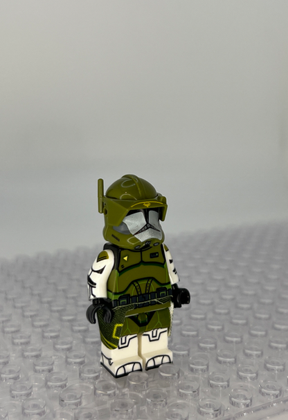 Star Wars Clone Commander Doom Trooper Minifigure With Weapons & Accessories