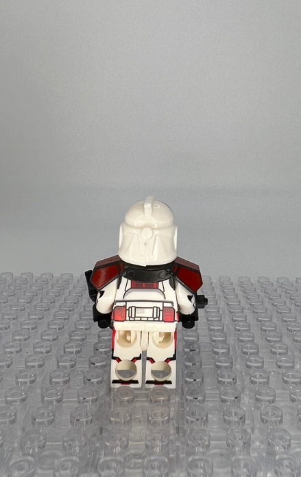 Star Wars Clone Captain Trooper Minifigure With Weapons & Accessories