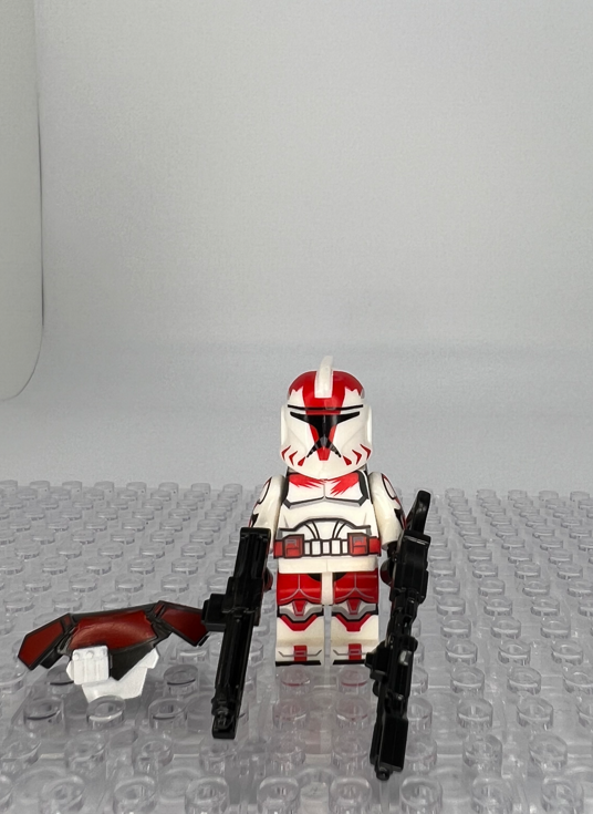 Star Wars Clone Captain Trooper Minifigure With Weapons & Accessories